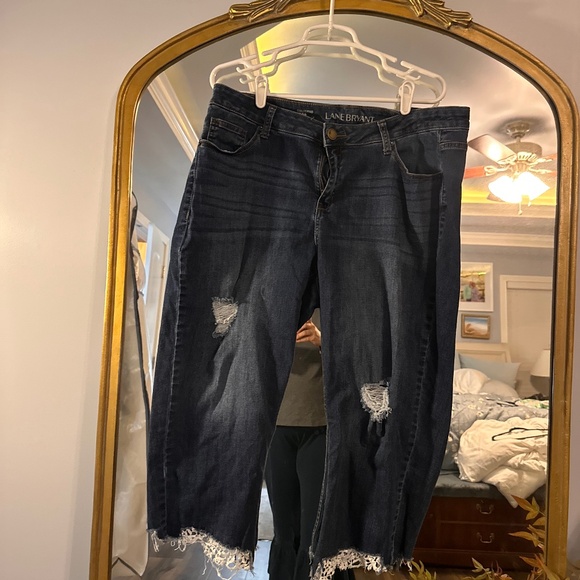 Size 18 Girlfriend Cropped Lane Bryant Jeans - Picture 1 of 3